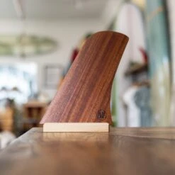 Display Wood Huck Fin -Almond Surfboards Shop 2E1A7286