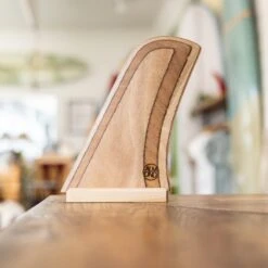 Display Wood Huck Fin -Almond Surfboards Shop 2E1A7287