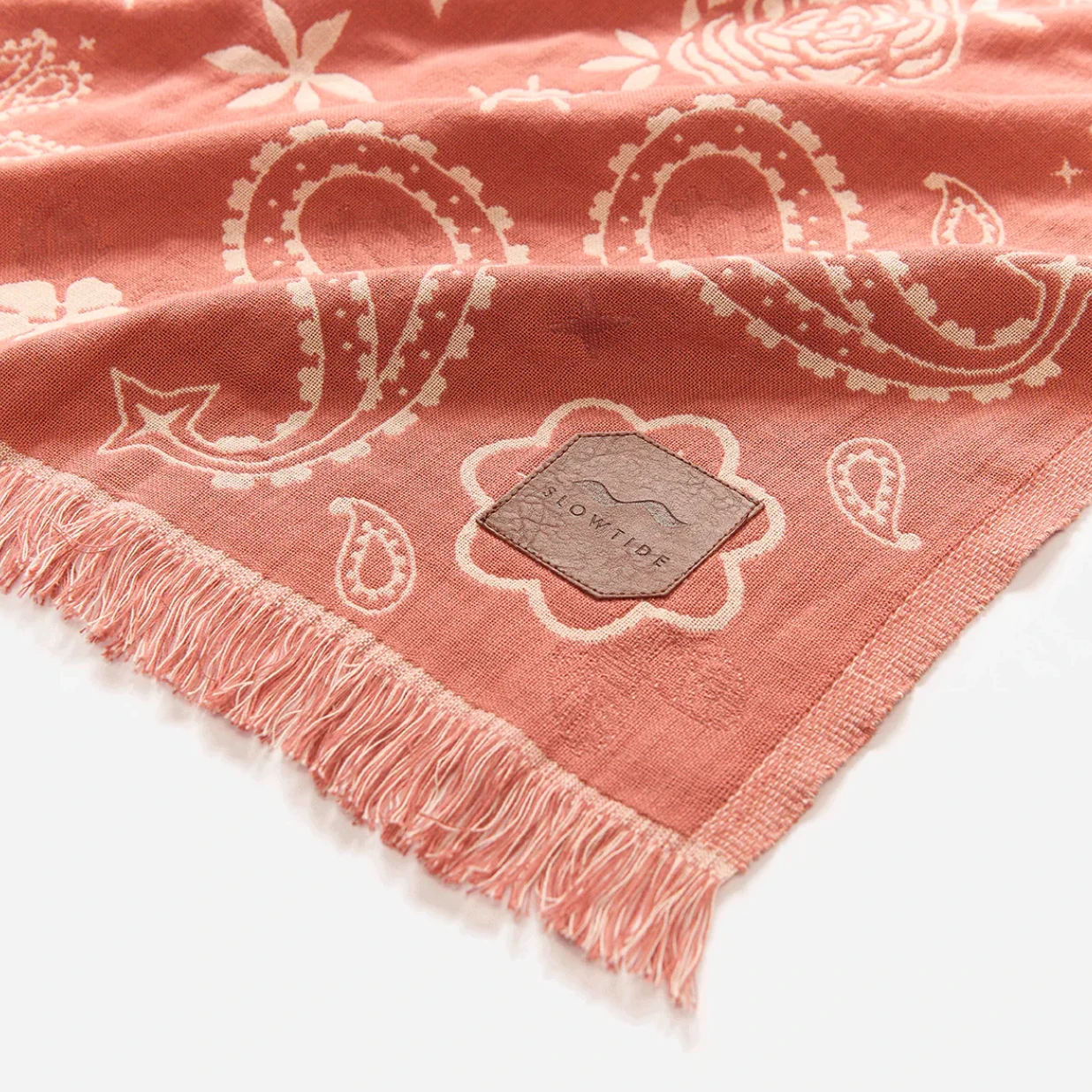 Slowtide Axel Driftweave Beach Blanket 4 Slowtide Axel Driftweave Beach Blanket - Image 2